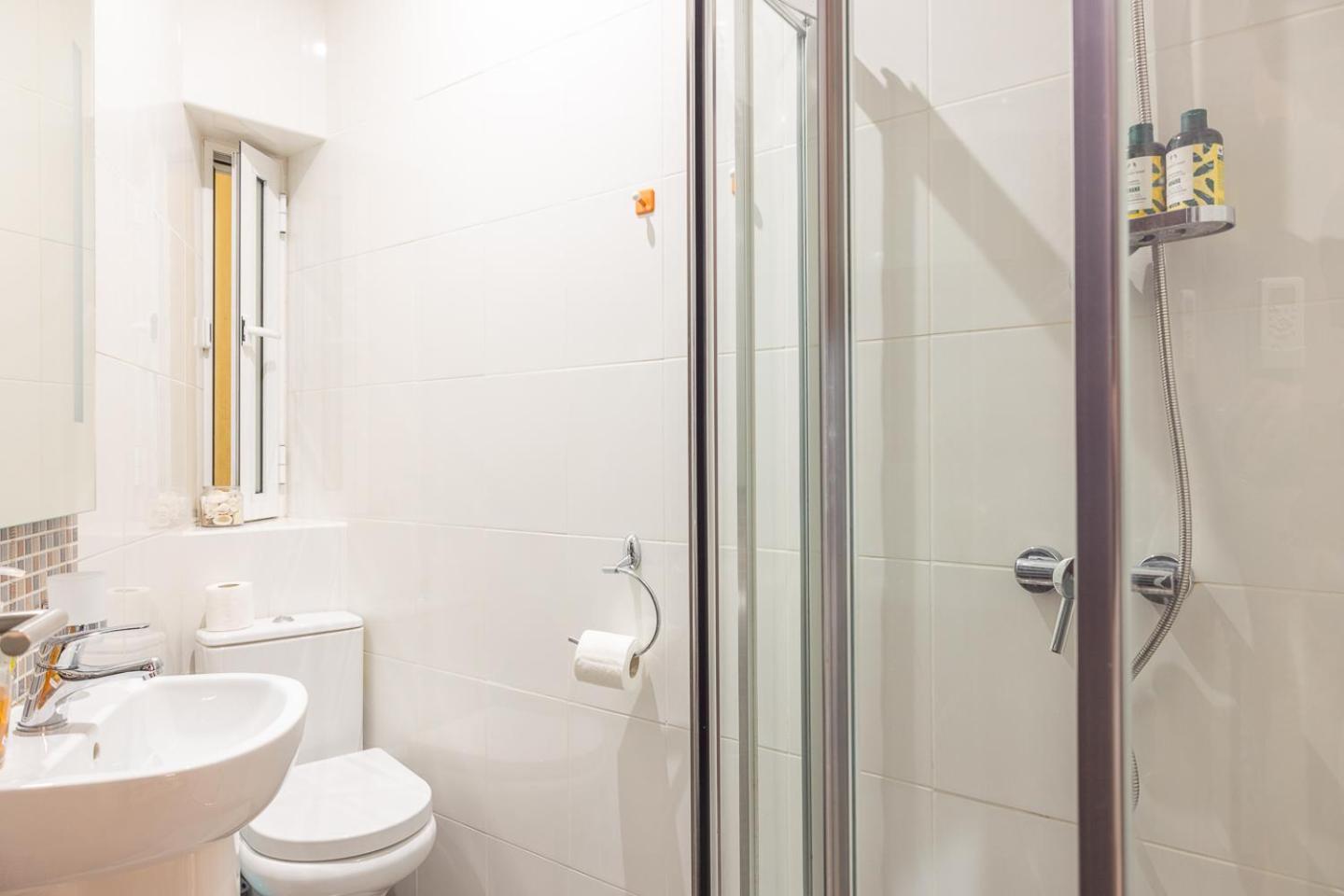 Balluta Bay Spacious Apt - 2Br สลีมา ภายนอก รูปภาพ