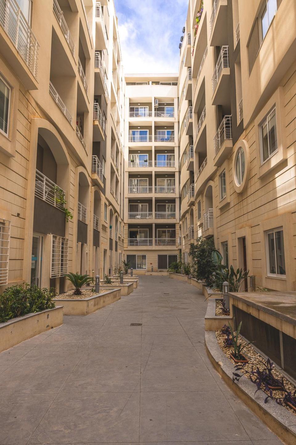 Balluta Bay Spacious Apt - 2Br สลีมา ภายนอก รูปภาพ