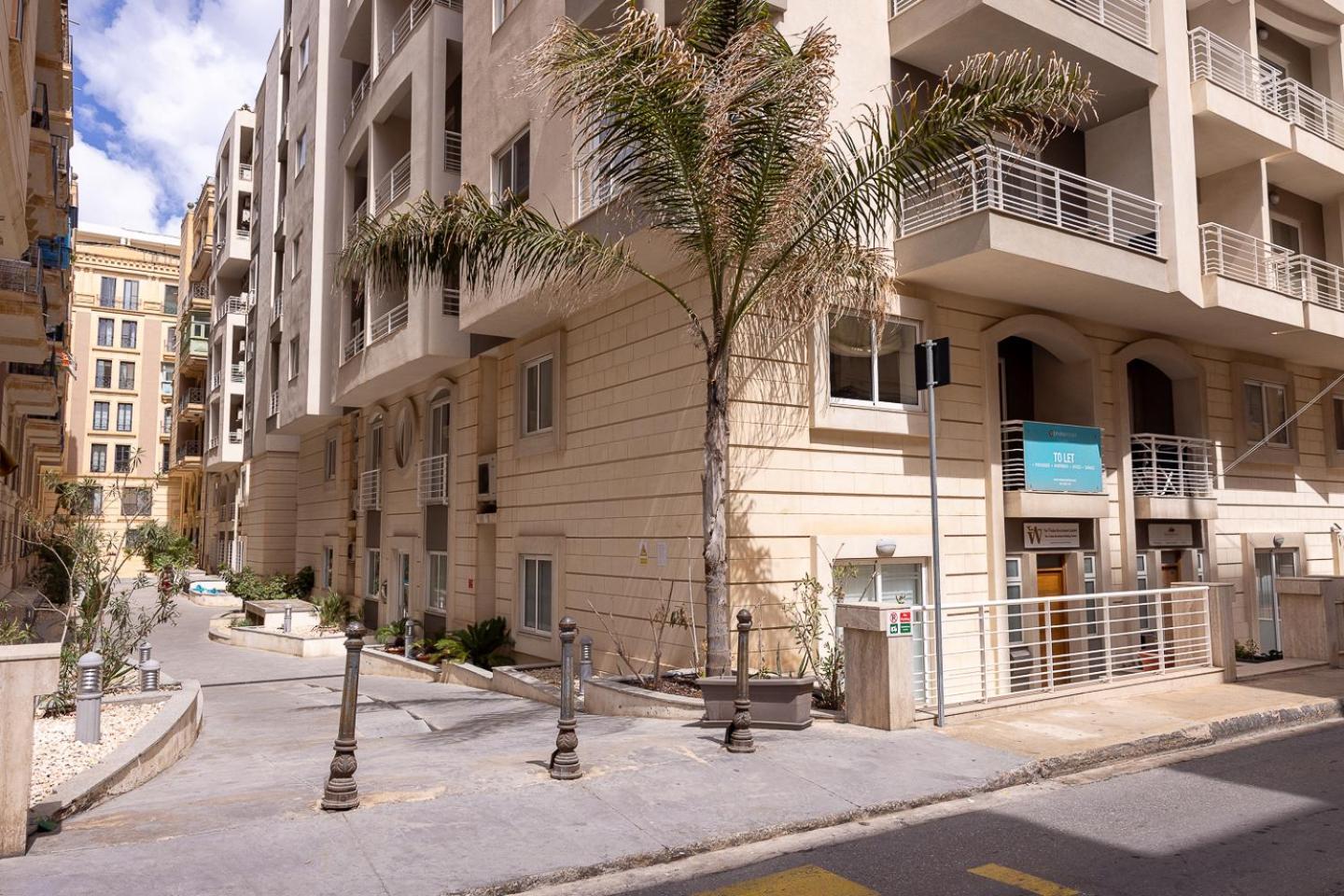 Balluta Bay Spacious Apt - 2Br สลีมา ภายนอก รูปภาพ
