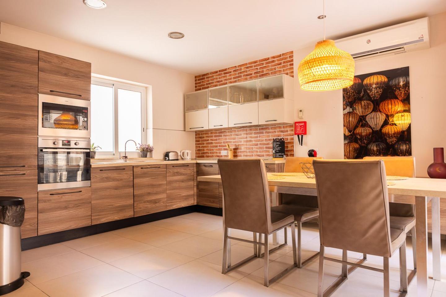 Balluta Bay Spacious Apt - 2Br สลีมา ภายนอก รูปภาพ