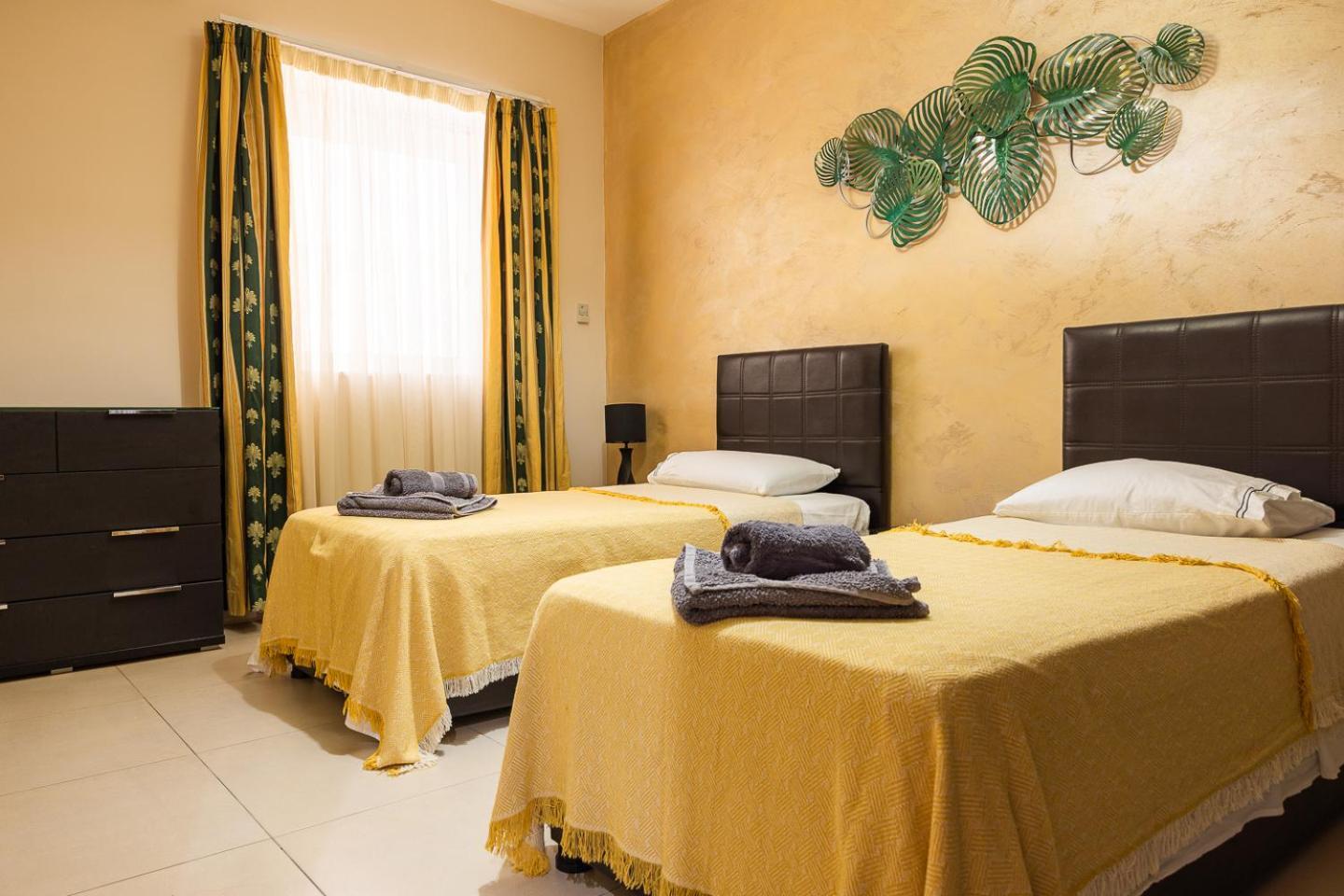 Balluta Bay Spacious Apt - 2Br สลีมา ภายนอก รูปภาพ